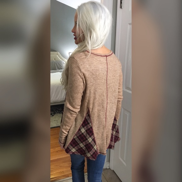 ❤️LAST 1! Adorable Oversized Plaid Detail Tunic! - Picture 3 of 3